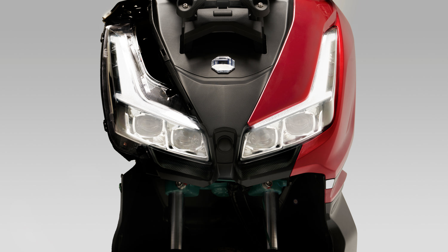 close up of the Calypso Xplorer motorcycle headlights